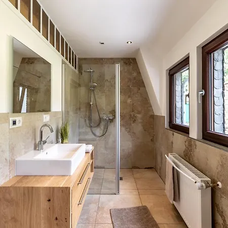 Tatil Evi Karbach Mit Gartensauna Und Hot Tub, Eingezaeunter Garten, 4-10 Personen *