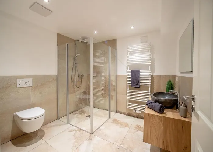 Karbach Komplett Oder Einzelne Wohneinheiten Inkl Sauna Bzw Waldhaeuschen Vakantiehuis Hirten